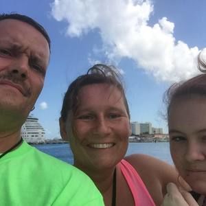 Meet your Posher, Dennis